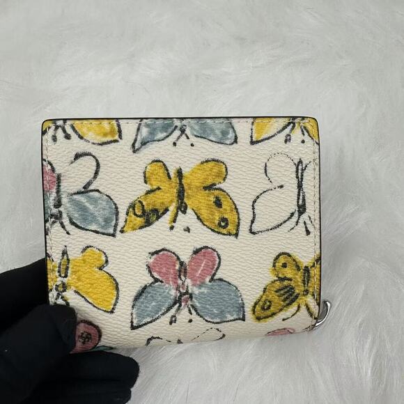 Coach Snap Wallet With Butterfly Print In Canvas/Silver/Chalk Multi CAP10 NWT - Picture 3 of 6